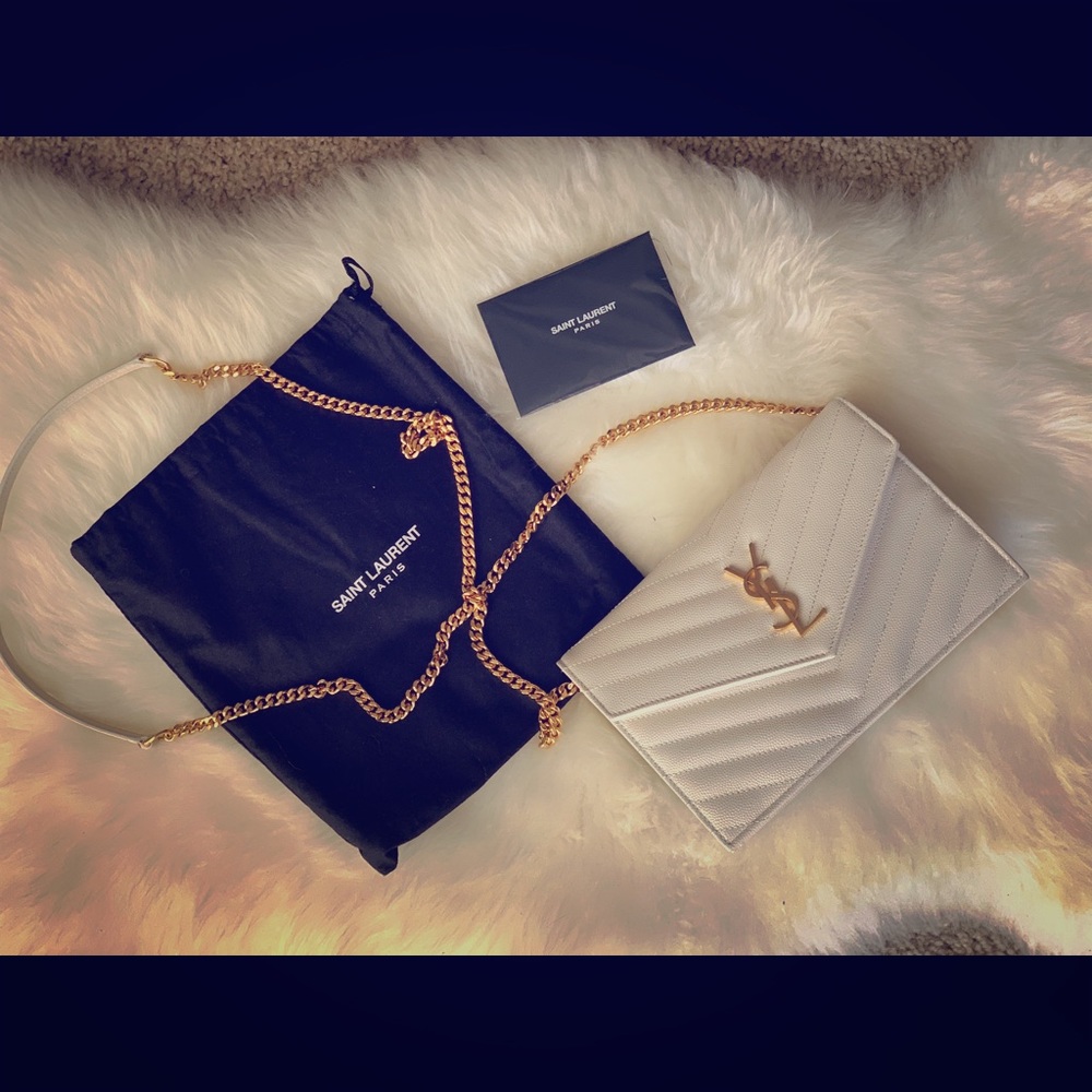 YSL ENVELOPE CHAIN WALLET IN GRAIN